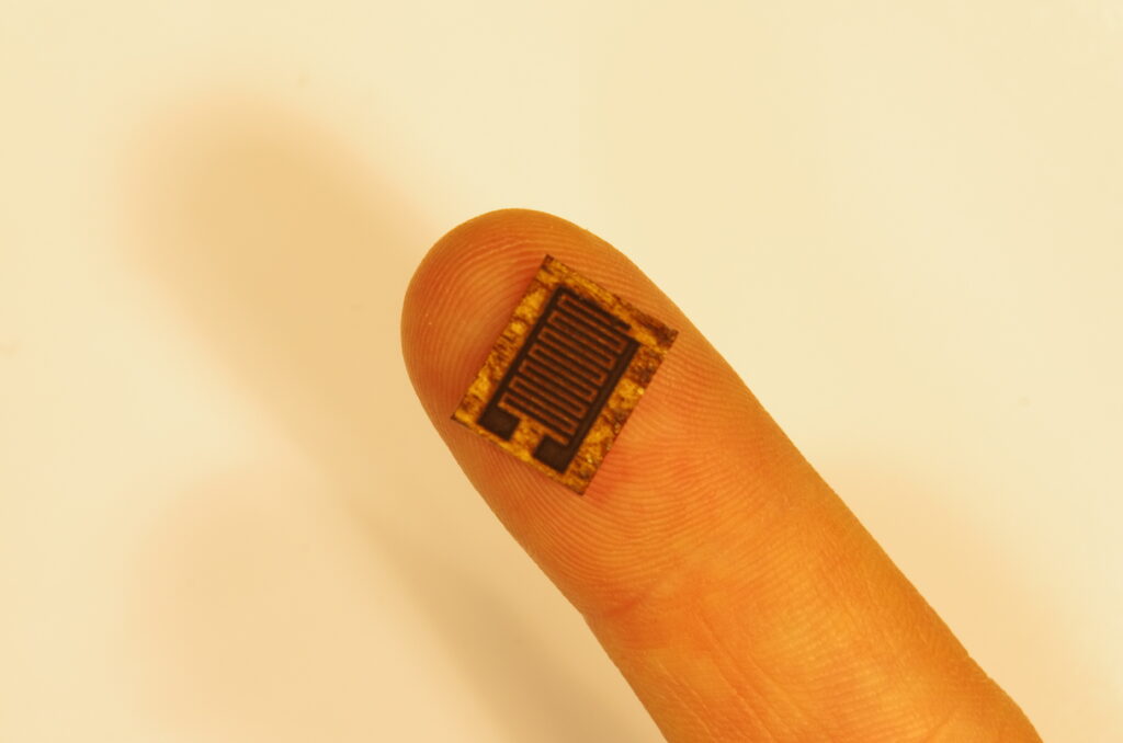 “LIG_Sensor”: Capacitive moisture sensor produced by a special laser engraving technique (Copyright: ETH)
